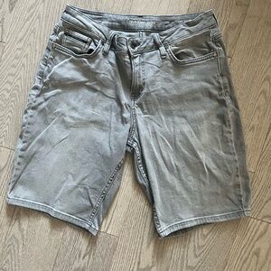 Calvin Klein Jeans Women's Light Gray Denim Shorts in size 10